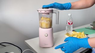 De fruta a base de cóctel transparente: centrífuga CTL550 en acción