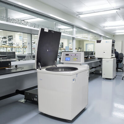 Un buen precio. CL-CFL6V Centrifugadora de baja velocidad de gran capacidad 6000r/min 6L para investigación en laboratorio de biotecnología de sangre en línea